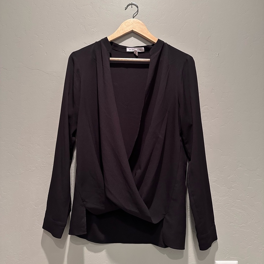 BCBGeneration‎ Women's Black Long Sleeve Surplice Top Size Medium Blouse Party